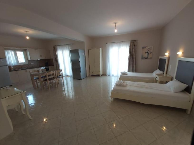 Konstantinos Apartments Ammoudiá Eksteriør bilde