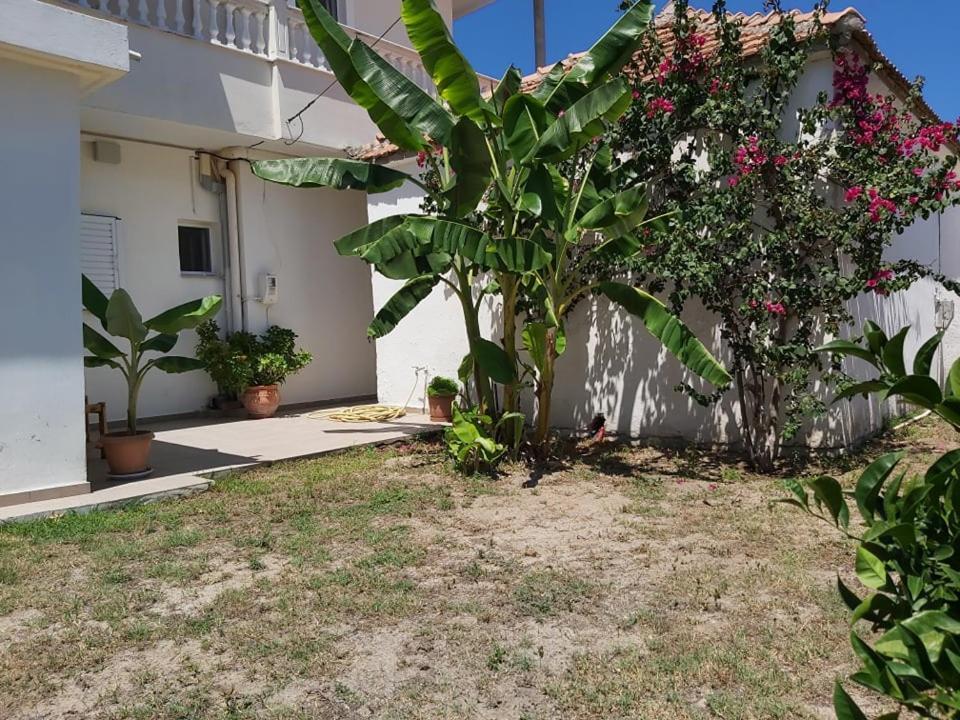 Konstantinos Apartments Ammoudiá Eksteriør bilde