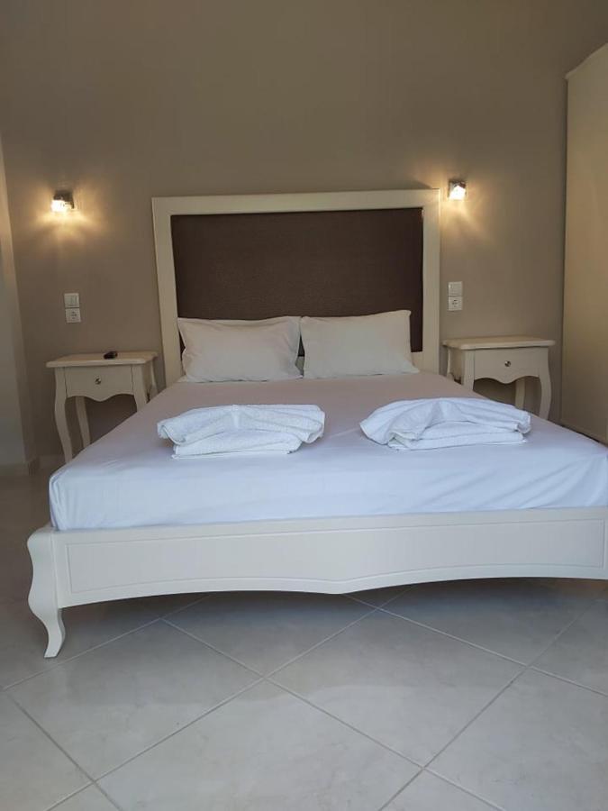 Konstantinos Apartments Ammoudiá Eksteriør bilde