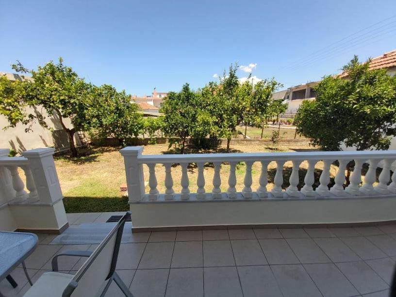 Konstantinos Apartments Ammoudiá Eksteriør bilde