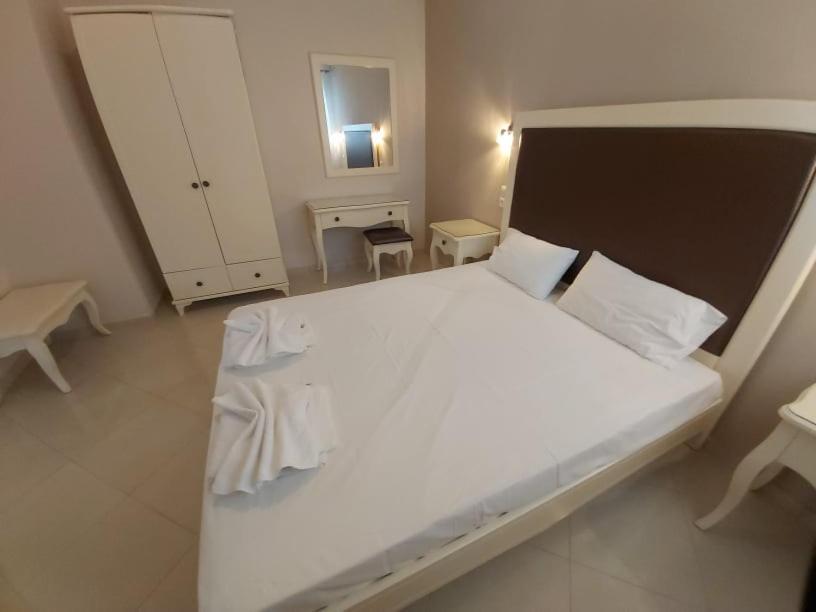 Konstantinos Apartments Ammoudiá Rom bilde