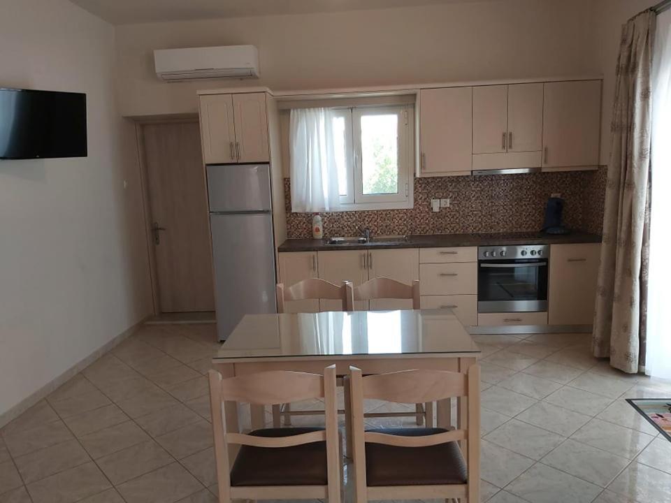 Konstantinos Apartments Ammoudiá Rom bilde